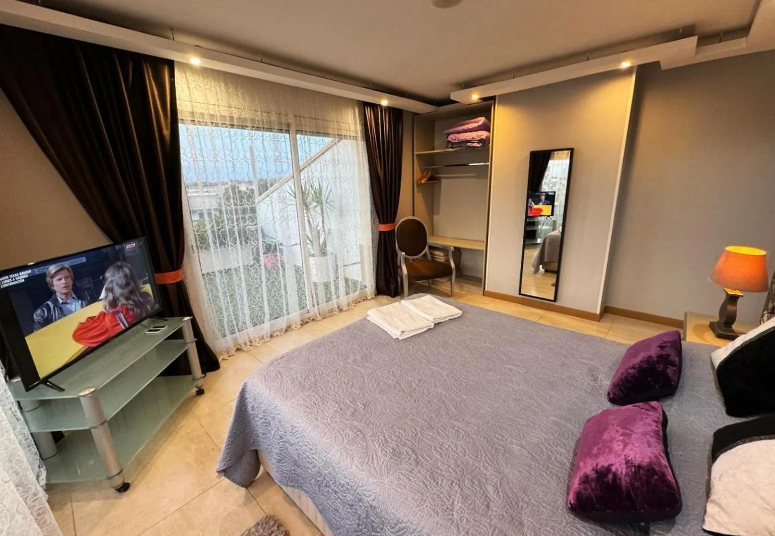 Bed And Breakfast En Salou Couette-café